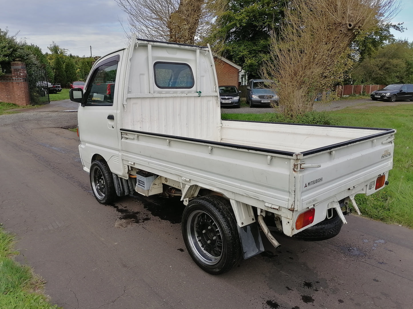 Mitsubishi minicab truck