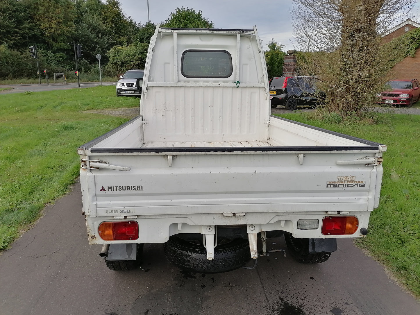 Mitsubishi minicab truck
