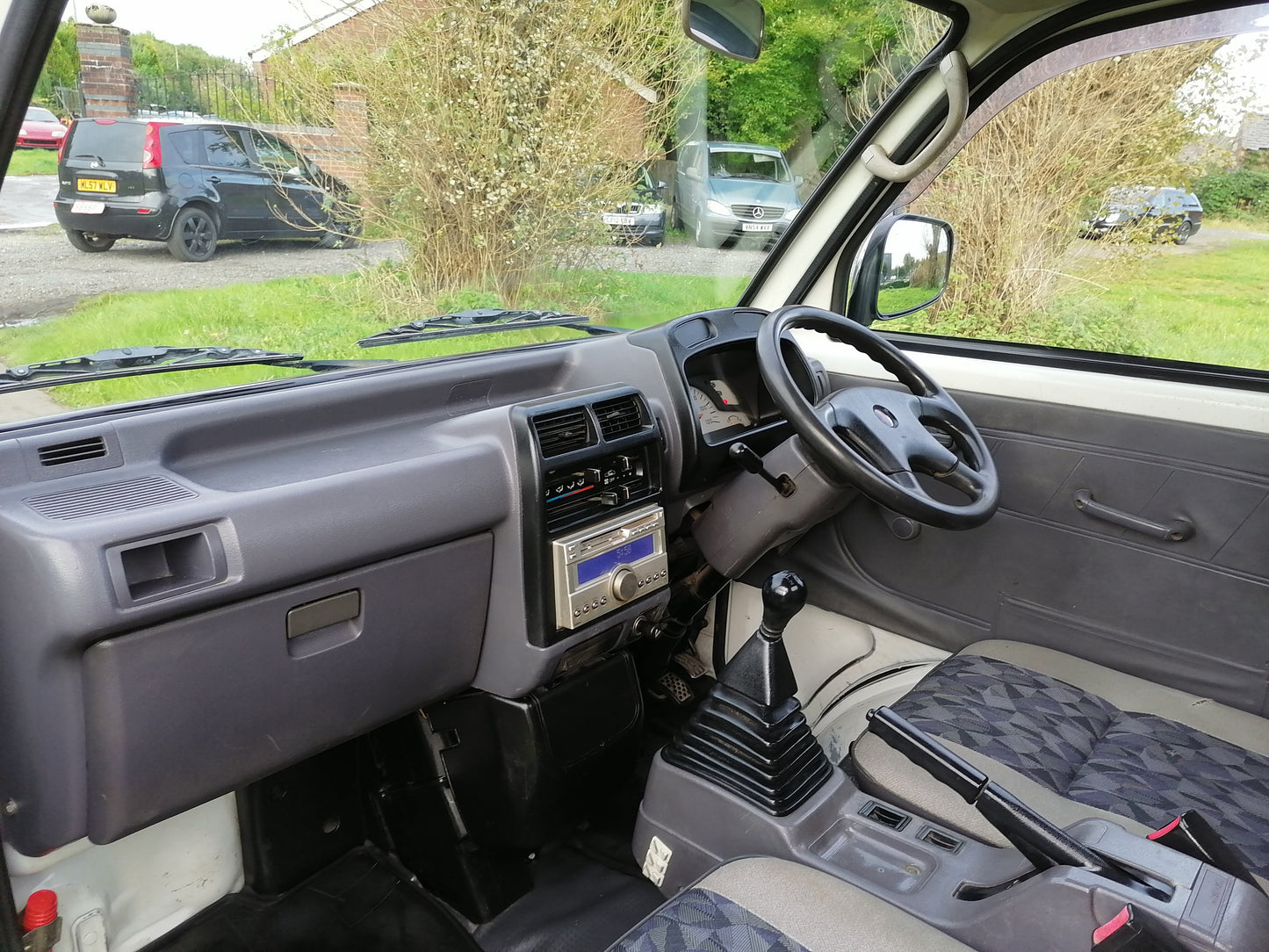Mitsubishi minicab truck