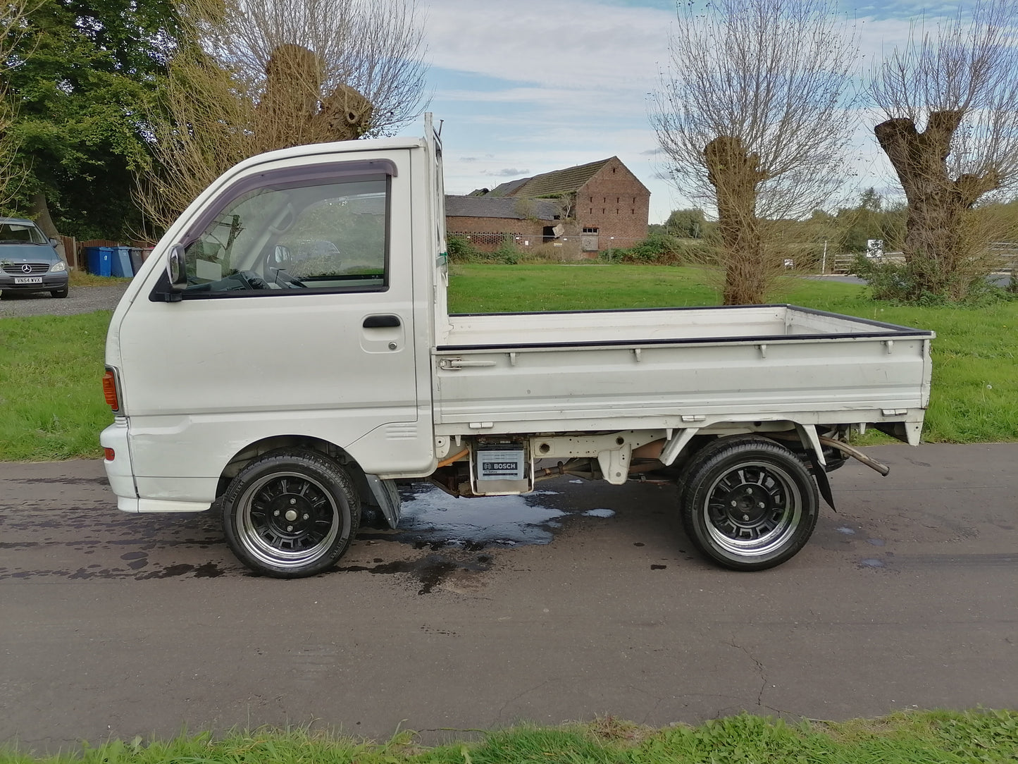 Mitsubishi minicab truck